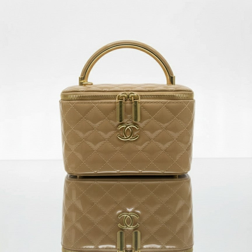 The  Quilted Small Top Handle Vanity Case With Chain Black