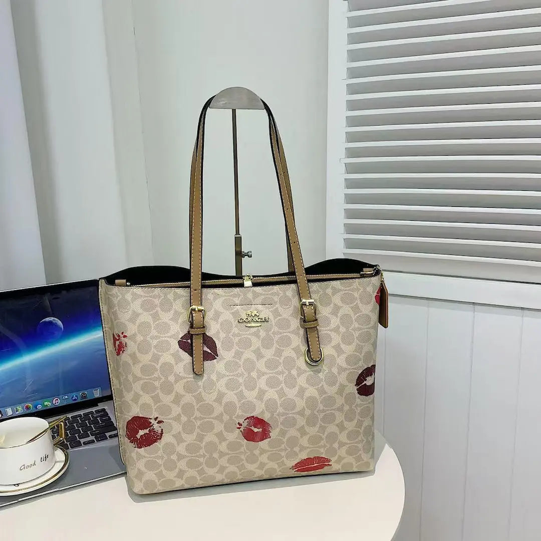 The Tote Bucket Floral Print