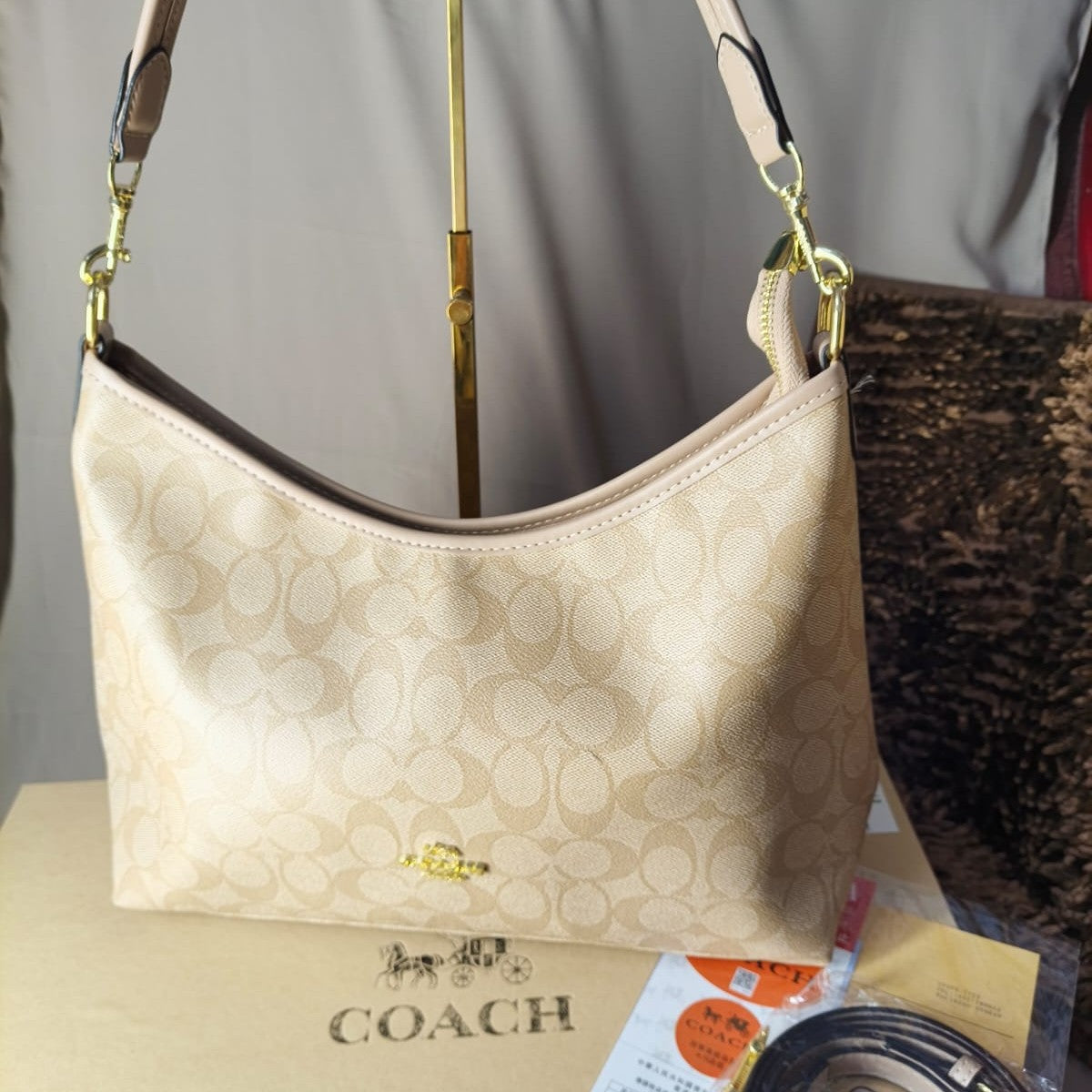 The Laurel Shoulder Bag (With Box)