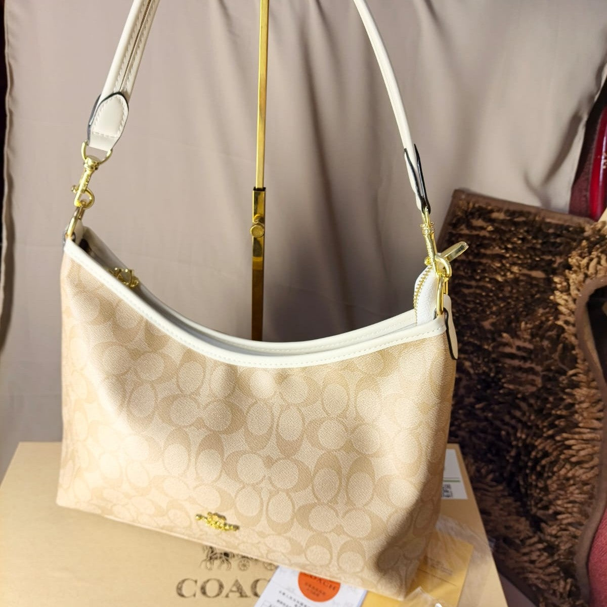 The Laurel Shoulder Bag (With Box)