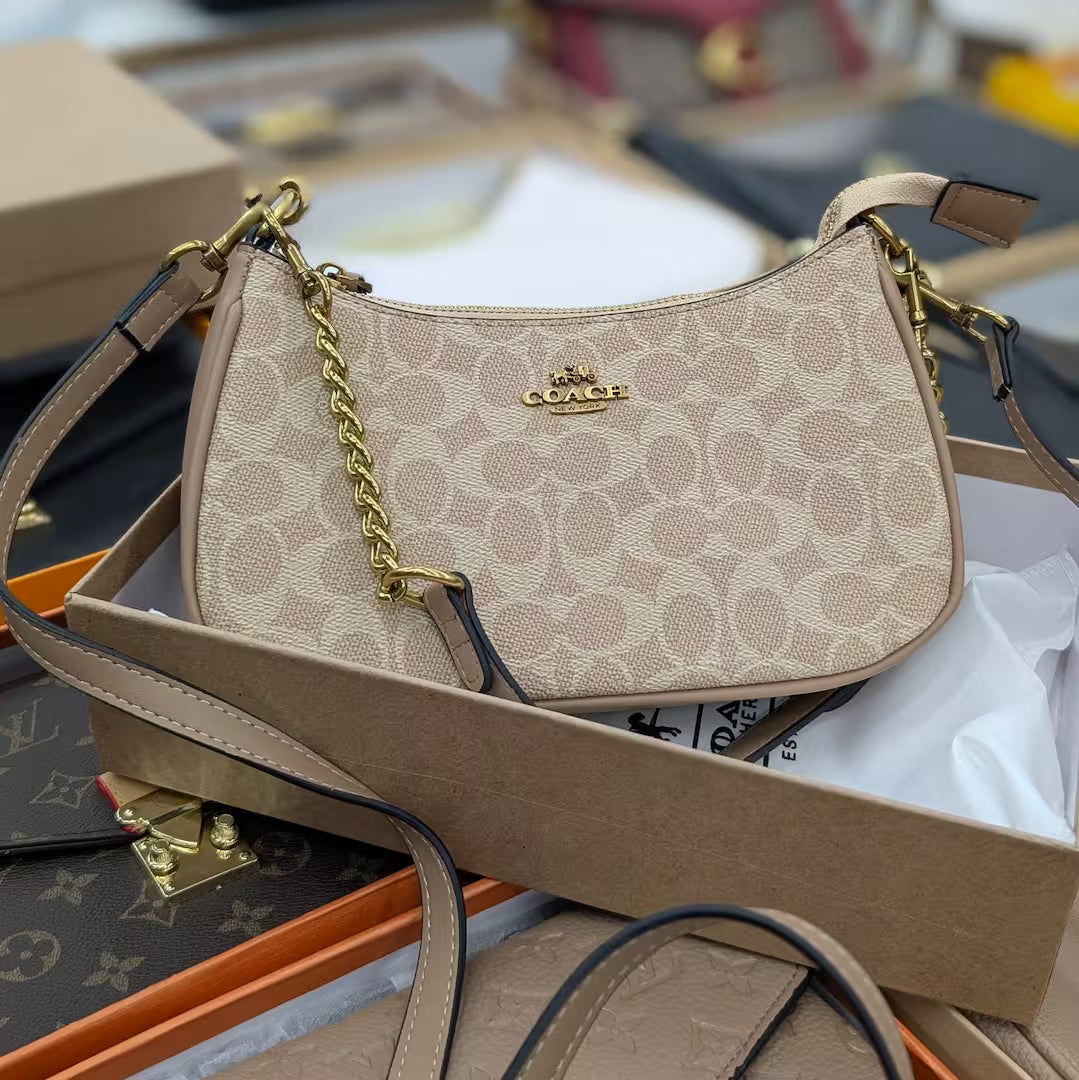 The Teri Shoulder Bag